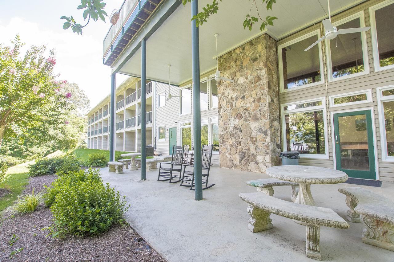 Lake Chatuge Lodge Hiawassee Exterior photo